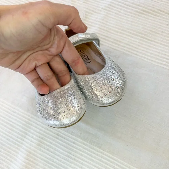 NWT Badgley Mischka Toddler Girls' Glitter Dress Shoe - Picture 5 of 12